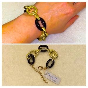 🆕PERIWINKLE BY BARLOW: Black Acrylic and Brushed Gold finish